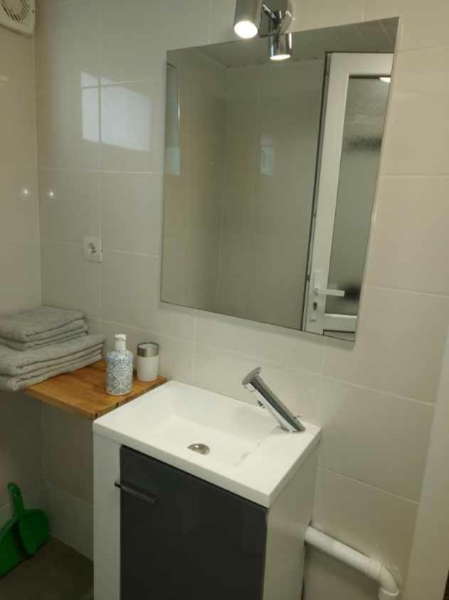 קסטרה Studio Au Calme Wifi 600M Centre Ville Parking Gratuit Devant מראה חיצוני תמונה